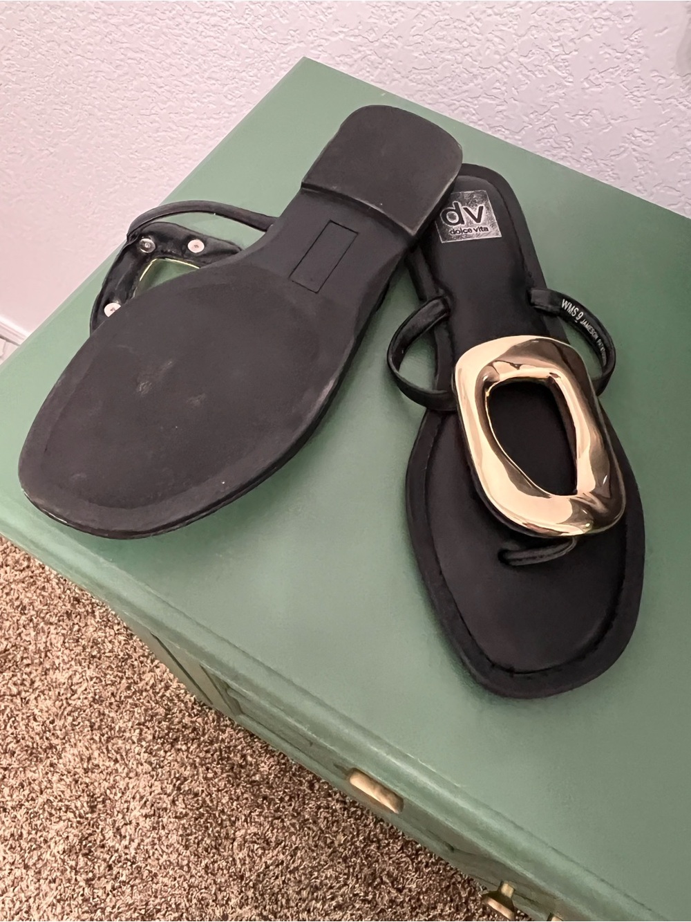 DV by Dolce Vita Black Thong Sandals with Gold Sculptural Accent - Picture 3 of 3